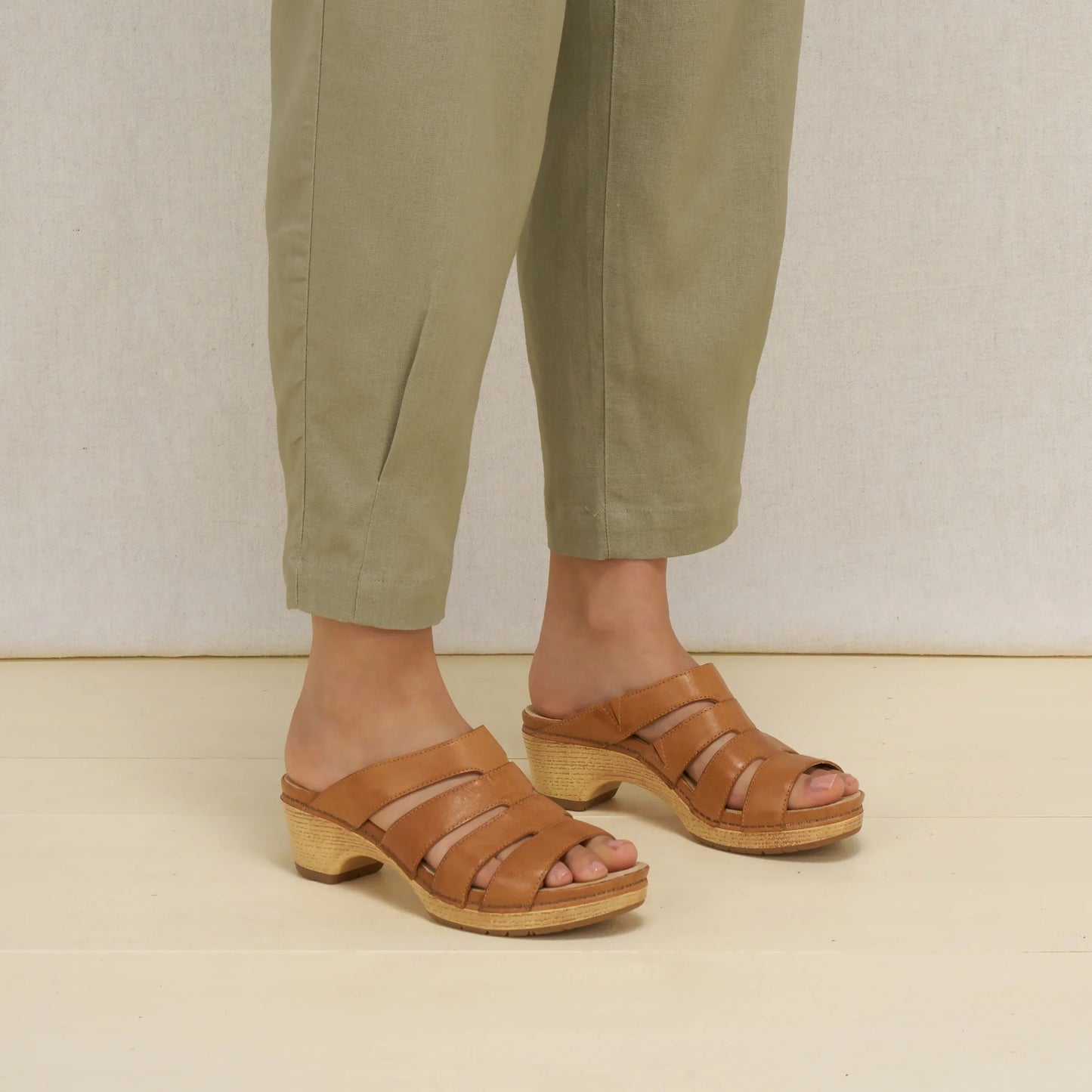 Lyndi Natural Leather